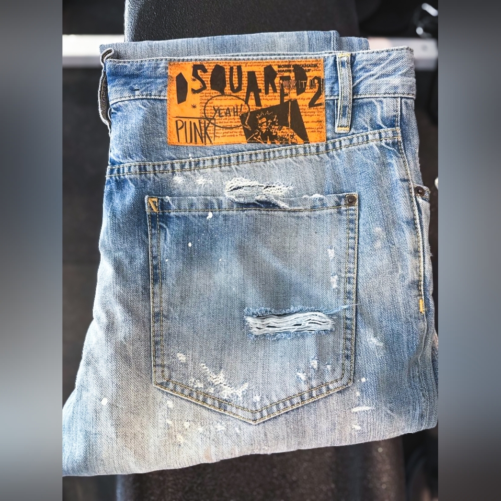 🇨🇦 NWOT DSQUARED2 🇨🇦 Cigarette Jeans - Fits 40” waist.